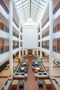 Nέο πρόσωπο. Νέο όνομα. Νέα εποχή φιλοξενίας.