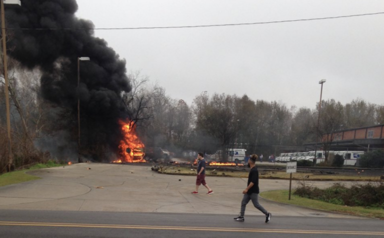 Συνετρίβη σκάφος στις ΗΠΑ με αναφορές για νεκρούς (ΒΙΝΤΕΟ)