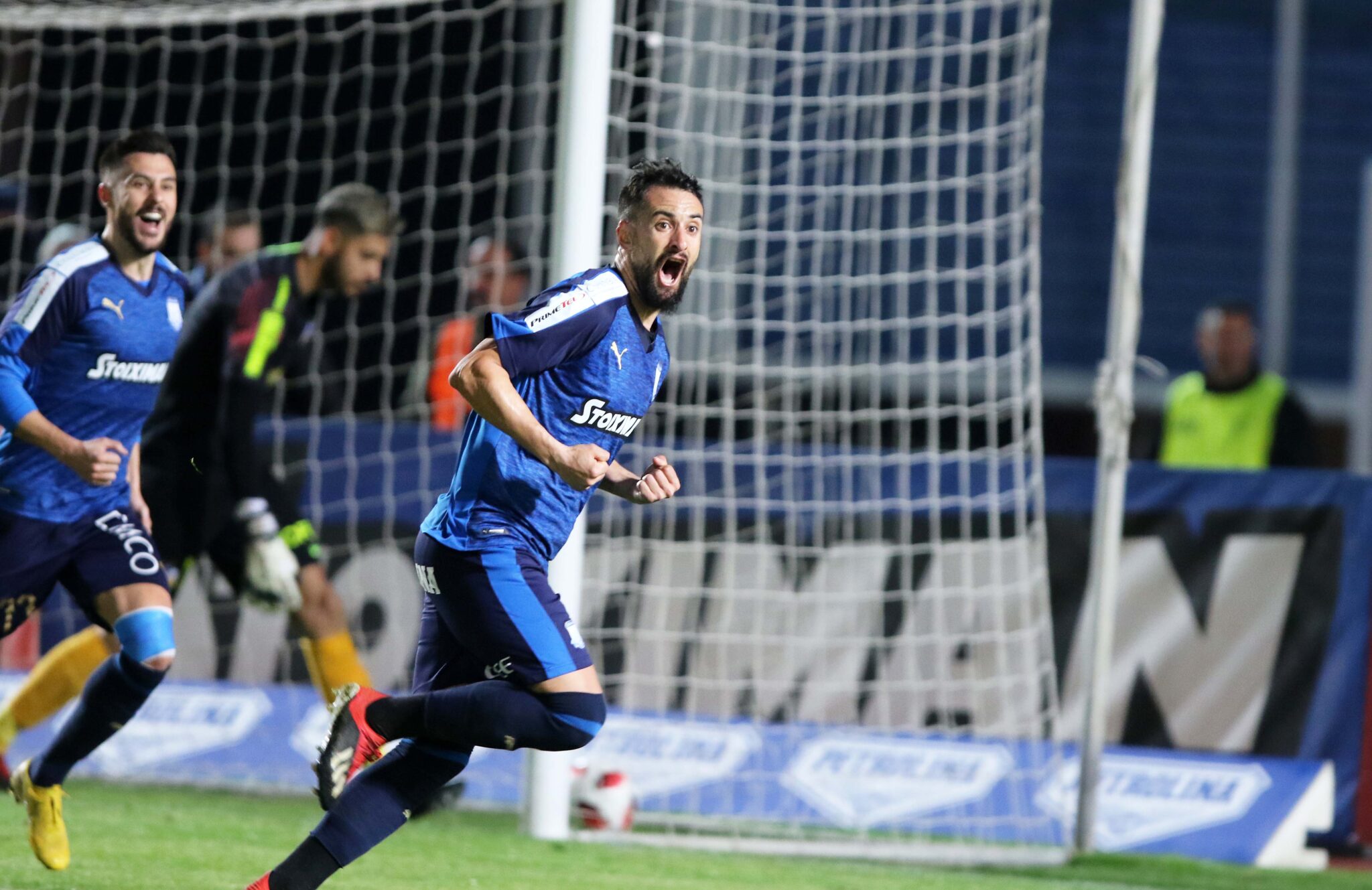 Σενάρια για Φακούντο από Ελλάδα