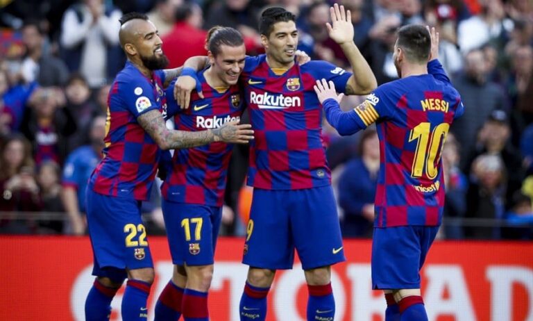 Χριστούγεννα με… τεσσάρα και κορυφή για την Μπαρσελόνα