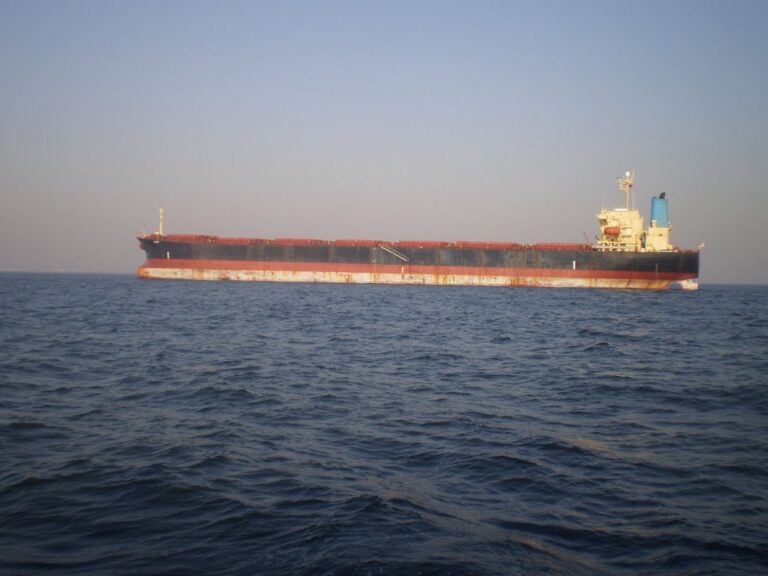 Απαγωγή 19 μελών πληρώματος ελληνικόκτητου πλοίου μετά από επίθεση πειρατών