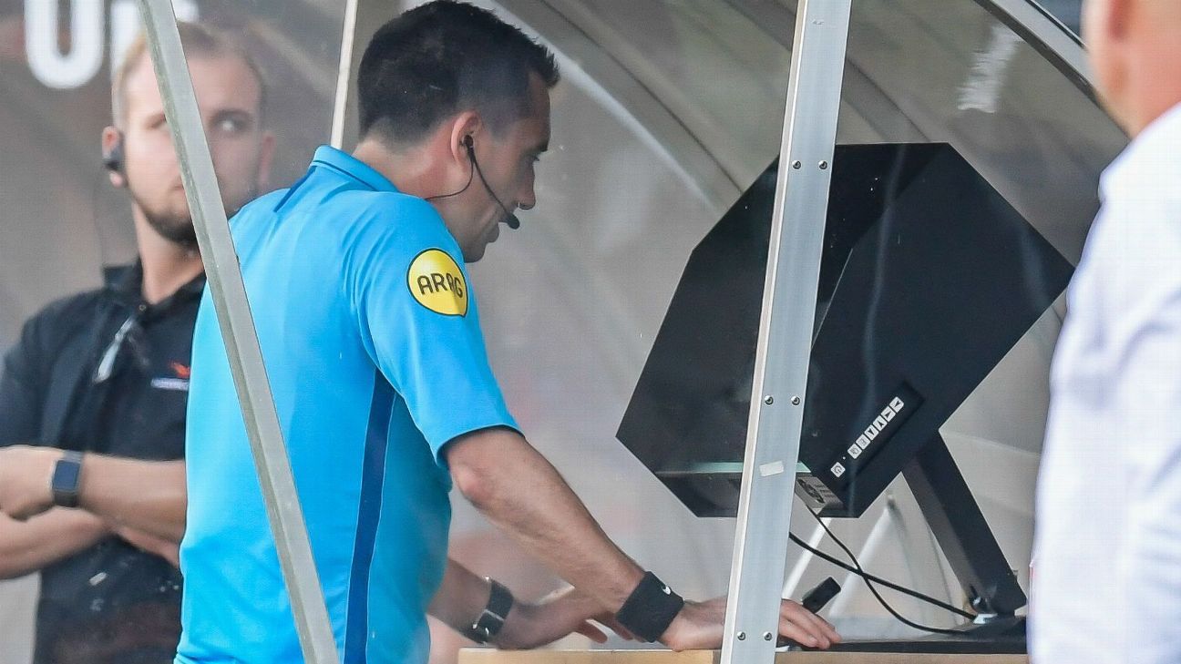 Η UEFA αλλάζει το VAR:15 εκατ. στο οφσάιντ και το χέρι στην περιοχή