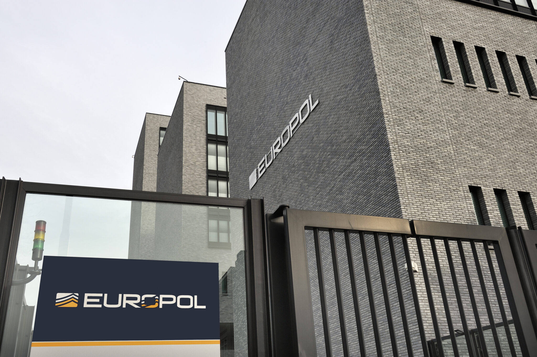 Διεθνής επιχείρηση της Europol για «ξέπλυμα μαύρου χρήματος» με 200 συλλήψεις