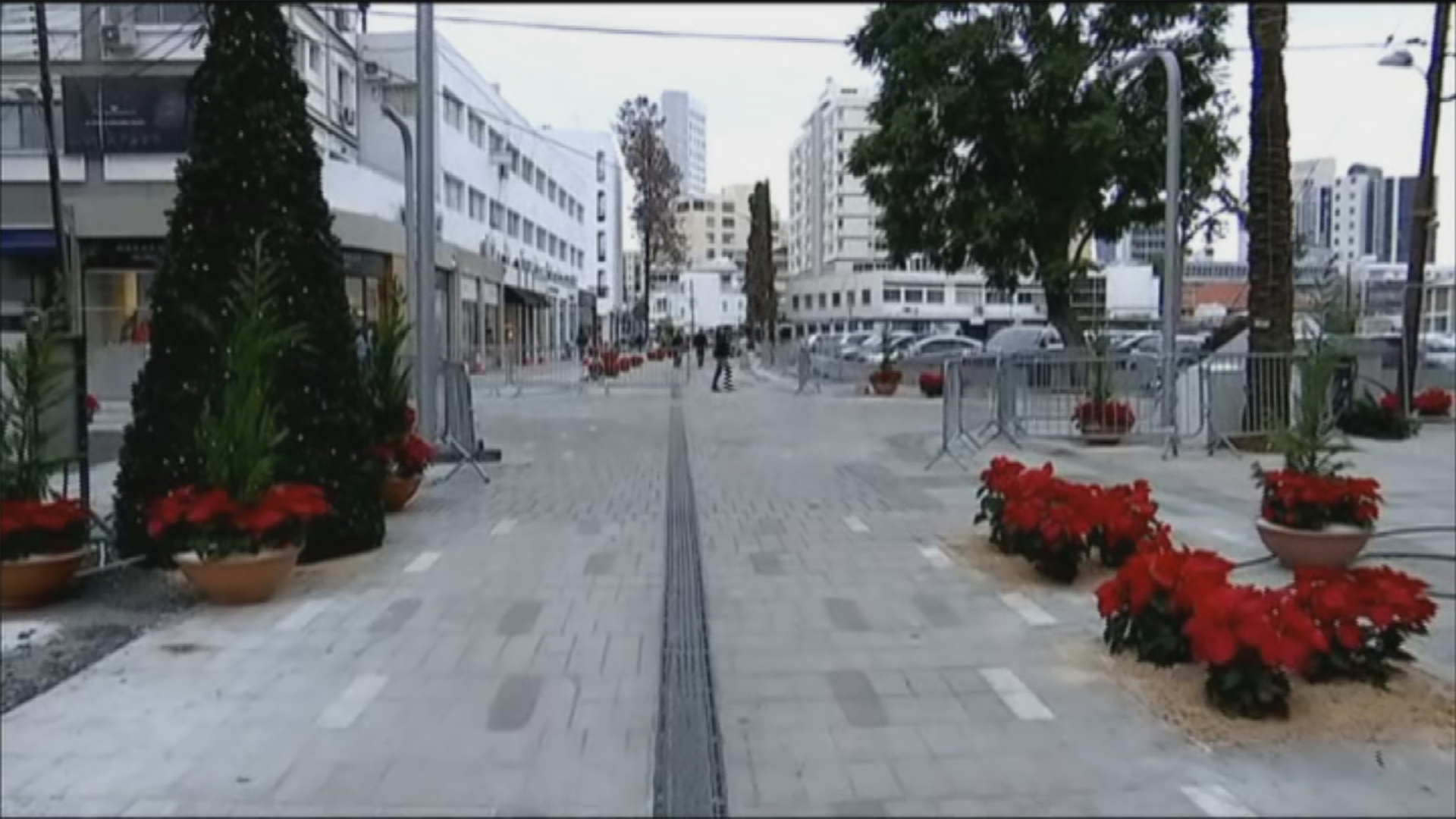 Η οδός Στασικράτους "φόρεσε" τα γιορτινά της και άνοιξε για τους πεζούς (ΒΙΝΤΕΟ)