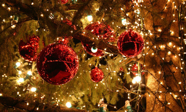 Μαγικά Χριστούγεννα από τη Μόσχα στην… Αλάσκα (ΒΙΝΤΕΟ)