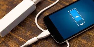 Τον ίδιο φορτιστή θα έχουν όλες οι ηλεκτρονικές συσκευές