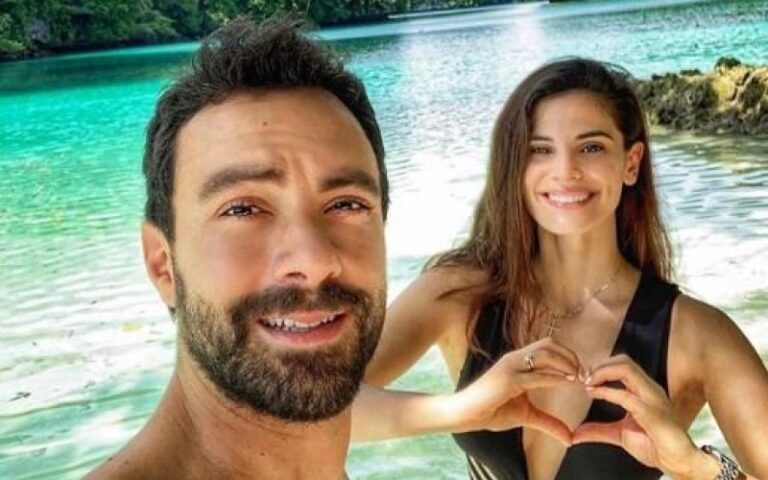 Χριστίνα Μπόμπα – Σάκης Τανιμανίδης: Μας ανοίγουν το εντυπωσιακό διαμέρισμά τους