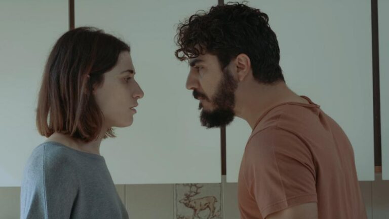 Μια οικογένεια που "κατασπαράζει" ο ένας τον άλλον έρχεται στο…Κάρμα(ΒΙΝΤΕΟ)