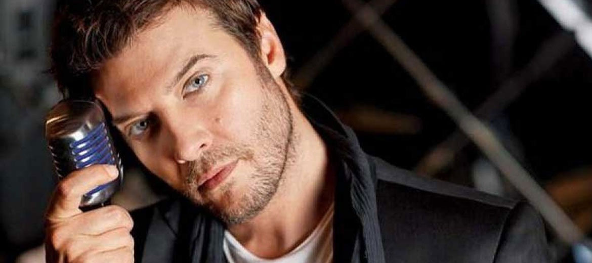 Λάμπης Λιβιεράτος: Δείτε την κούκλα σύντροφό του (ΦΩΤΟ)