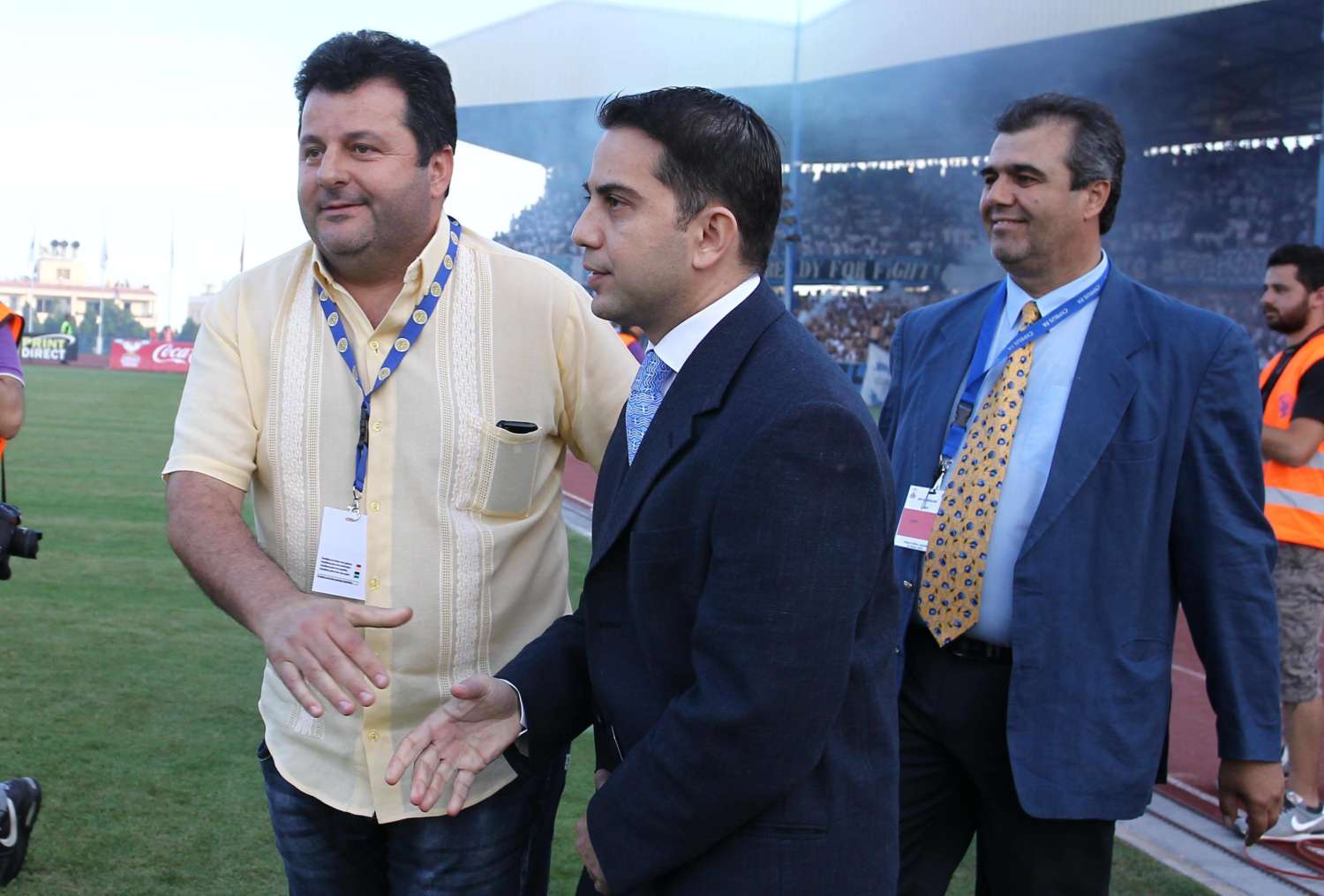 «Χαρτοπόλεμος» Λεμεσιανών με φόντο την διαιτησία