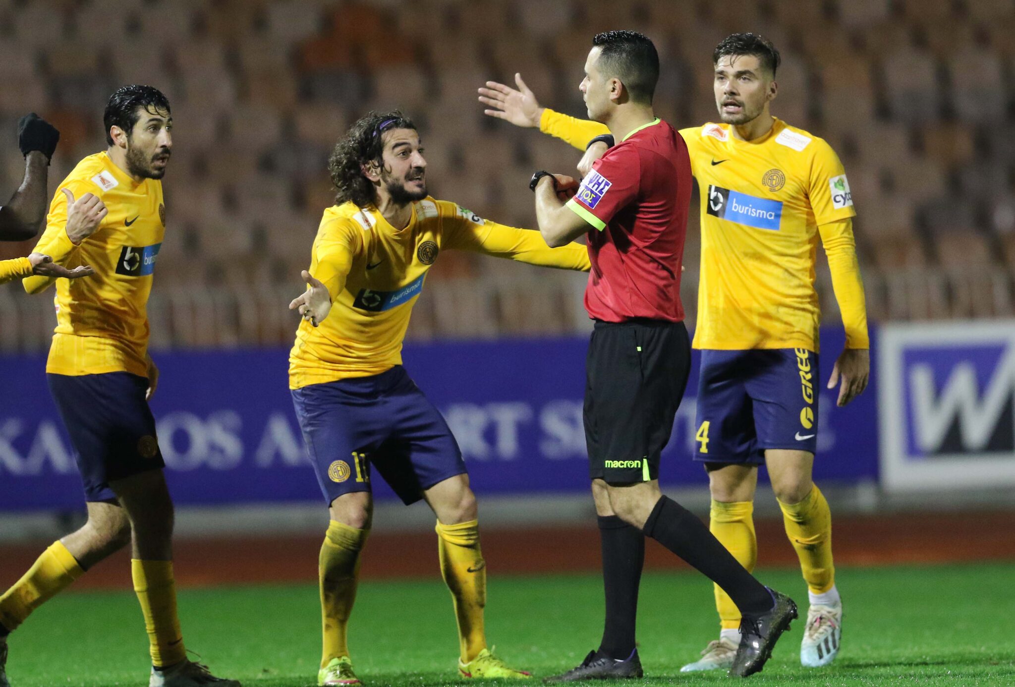 Το πάει μέχρι την UEFA η ΑΕΛ…