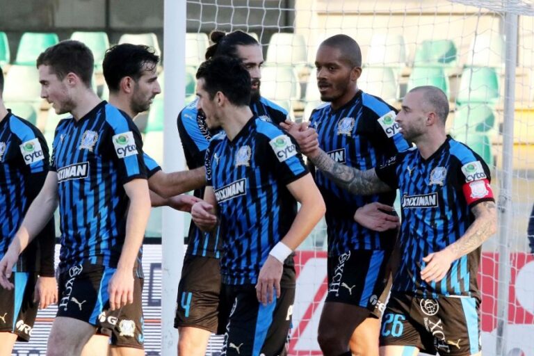 Με τα… μούτρα στη δουλειά στον Απόλλωνα ενόψει κυπέλλου