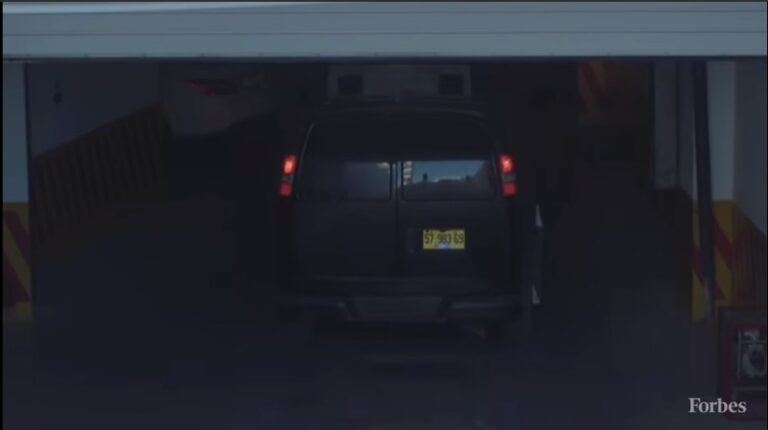 Βρήκαν την άκρη του νήματος στην υπόθεση του κατασκοπευτικού βαν (ΒΙΝΤΕΟ)