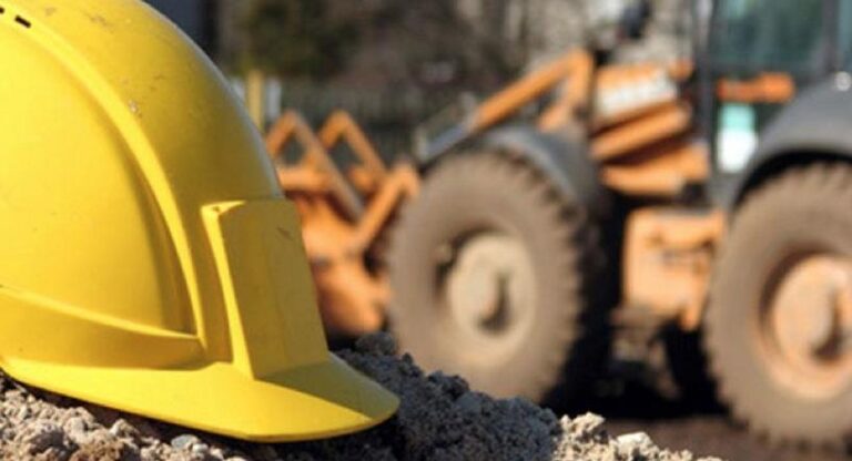 Στην Εντατική 57χρονος που έπεσε από ταράτσα ύψους τριών μέτρων