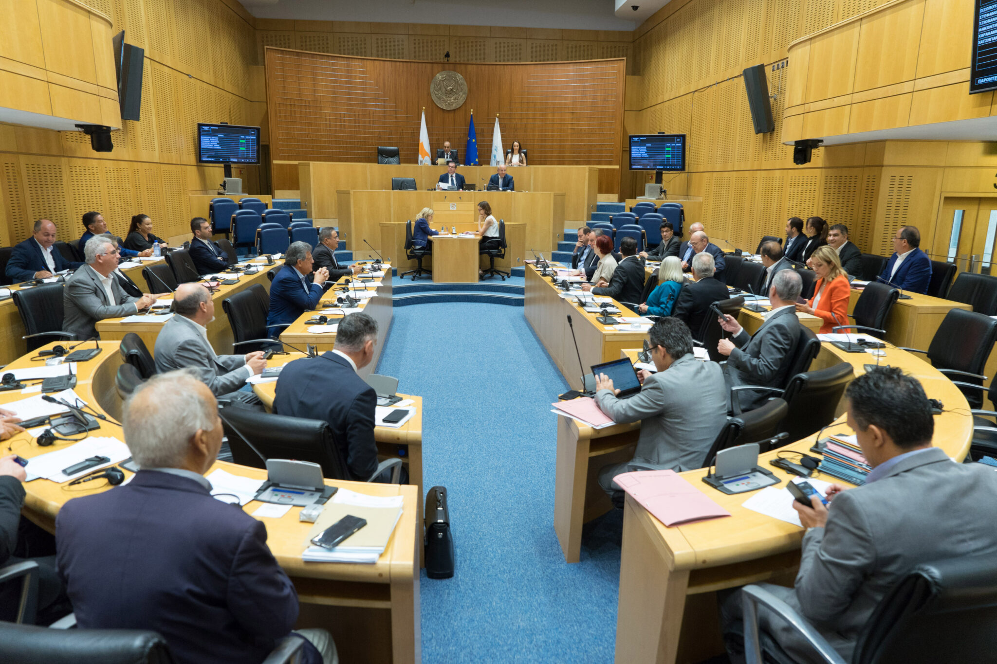 Αυτά θα τεθούν ενώπιον της Ολομέλειας στην πρώτη συνεδρίαση για το 2020