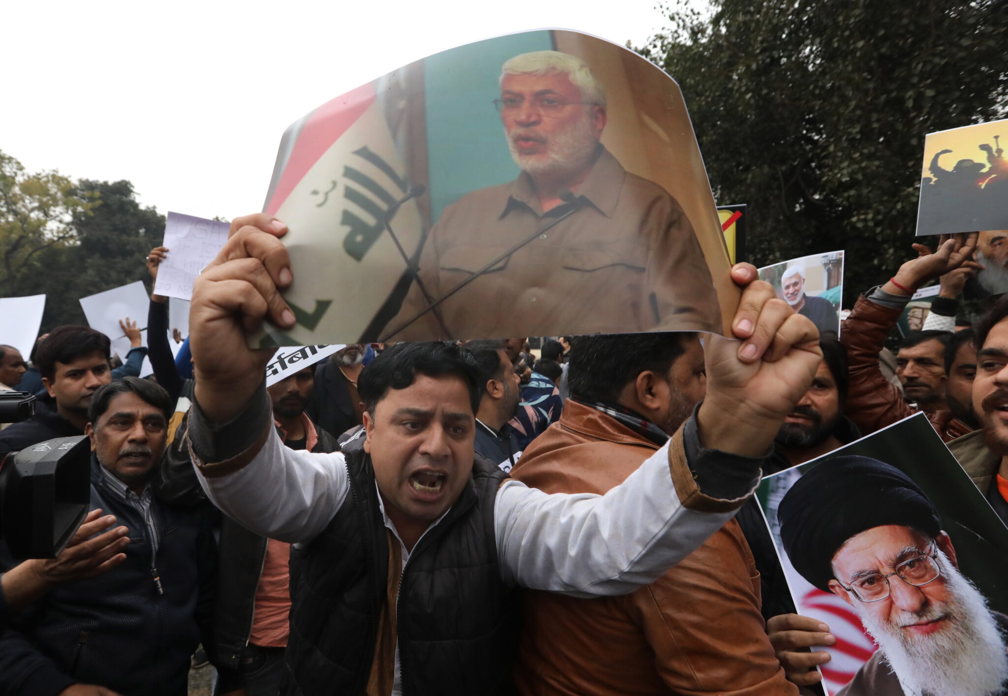 Τραγωδία με τουλάχιστον 35 νεκρούς στην κηδεία του Σουλεϊμανί (BINTEO)