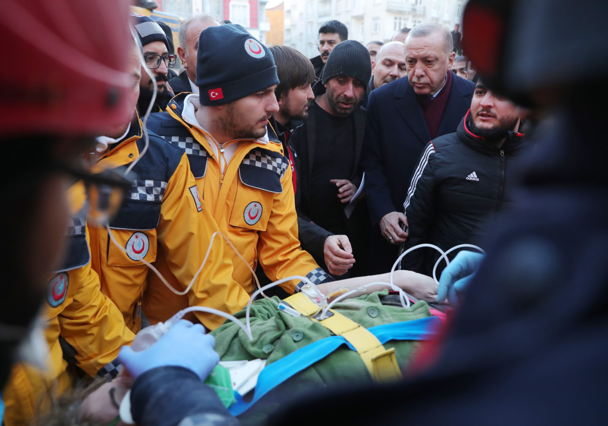 Μετρά νεκρούς και πληγές η Τουρκία μετά τον φονικό σεισμό (ΦΩΤΟ)