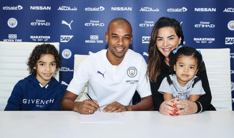 Η Σίτι τέλειωσε τα σενάρια για το μέλλον του Φερναντίνιο με νέο συμβόλαιο