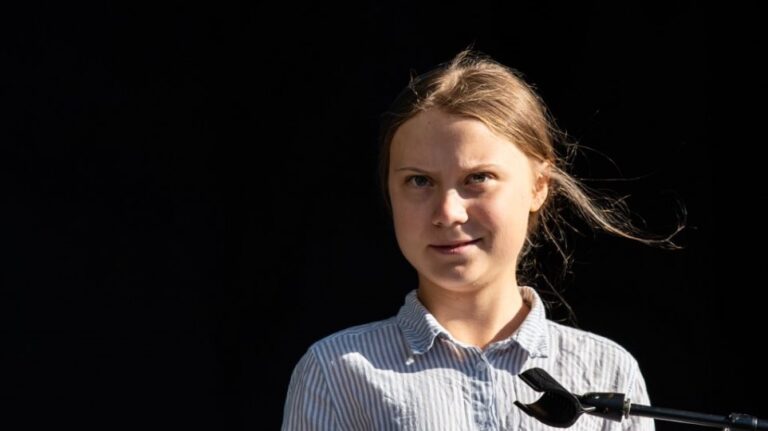 Γιόρτασε τα γενέθλιά της με επτάωρη διαμαρτυρία έξω από το σουηδικό κοινοβούλιο