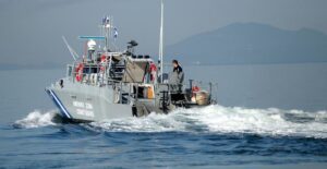 Τουλάχιστον δώδεκα νεκροί μετανάστες από τη βύθιση πλοίου στους Παξούς