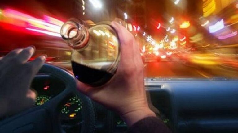 Οδηγούσε τύφλα στο μεθύσι σε δρόμους της Δρομολαξιάς και προκάλεσε τροχαίο