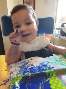 Κινήσεις αισιοδοξίας και ελπίδας κάνει ξανά ο μικρός Αντώνης (ΒΙΝΤΕΟ)