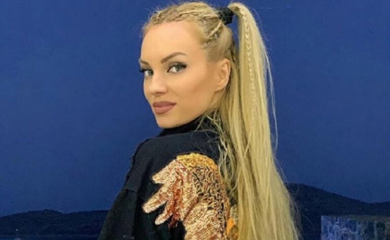 Τζούλια Νόβα: "Με απαρνήθηκε και με πλήγωσε ο πατέρας μου"