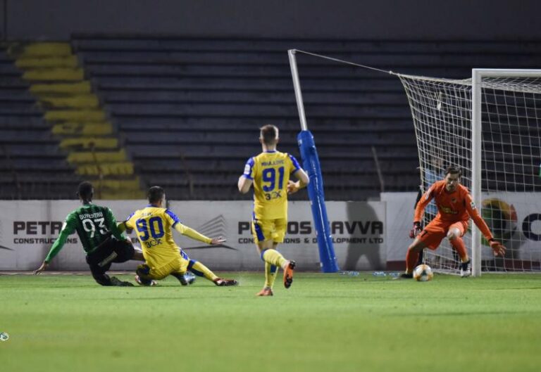 Κόντρα στον Ολυμπιακό ο ΑΠΟΕΛ για την άτυπη ρεβάνς