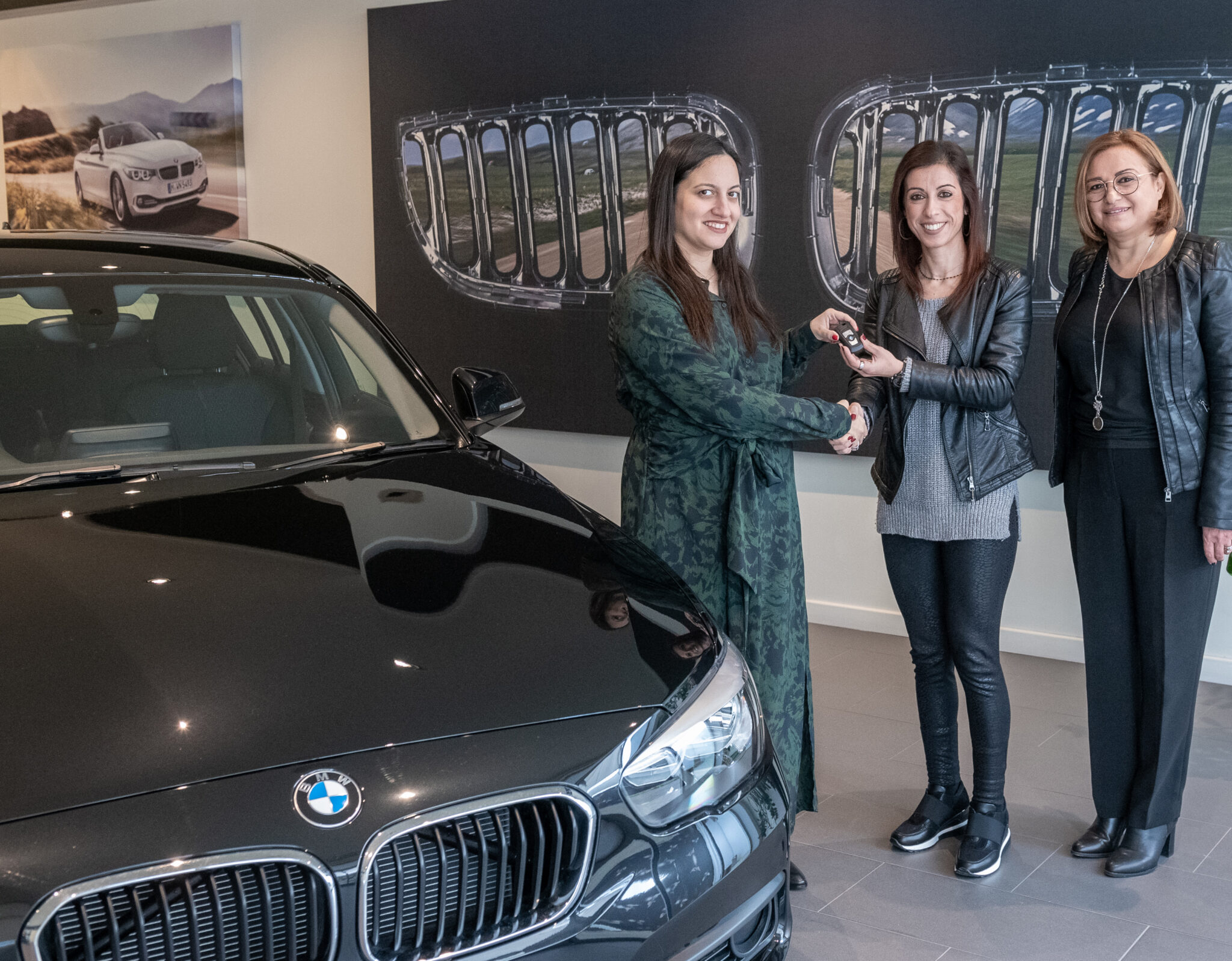 ʽEνα ΒΜW 118i κέρδισε ο τυχερός του λαχνού της Europa Donna Προσφορά του Oμίλου