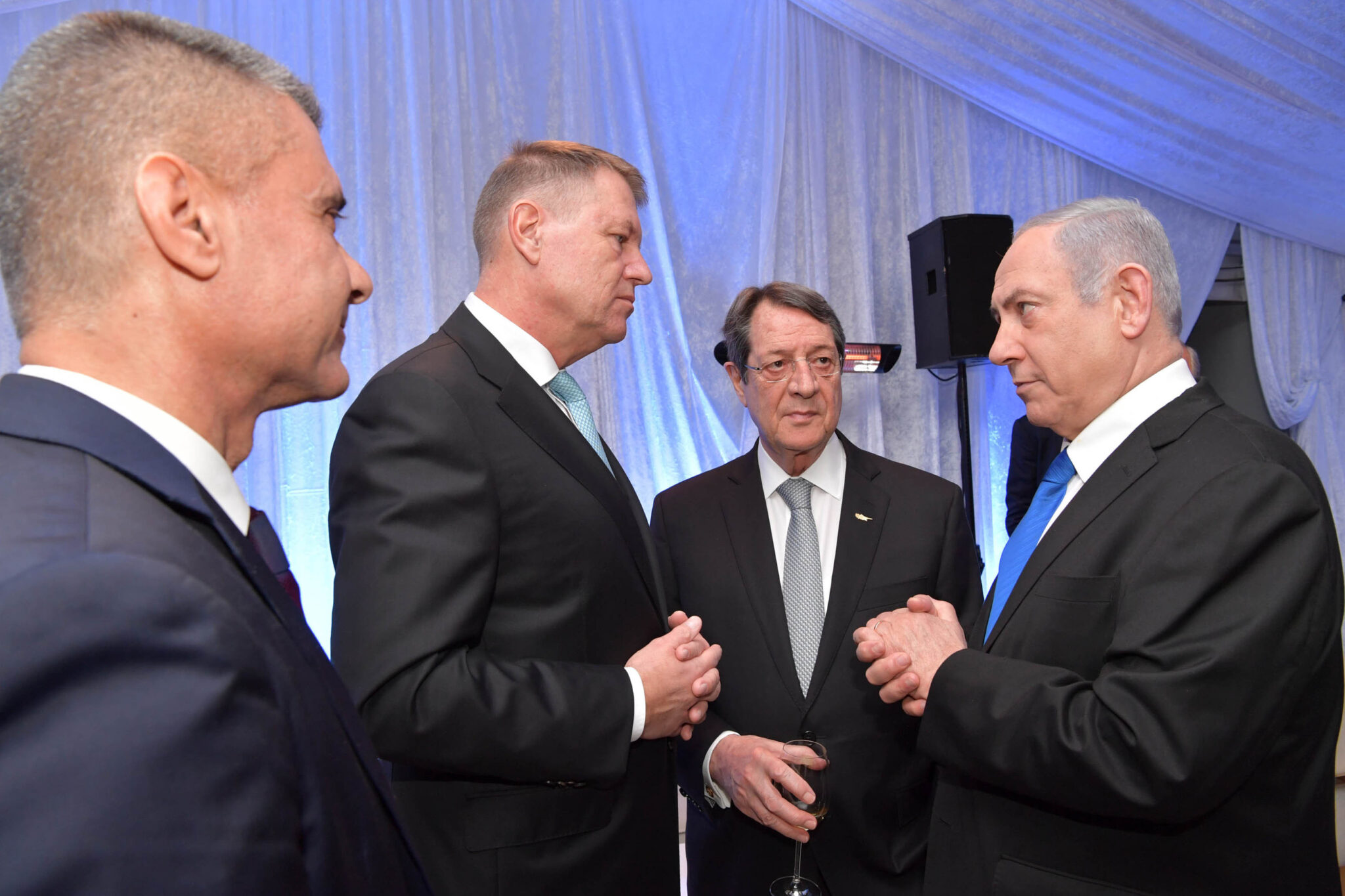 Μαζί με άλλους 40 αρχηγούς κρατών ο ΠτΔ τιμά τα θύματα του Ολοκαυτώματος