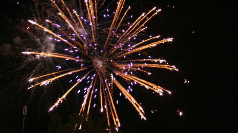 Νεκροί σε Ιταλία και Γαλλία από τα πρωτοχρονιάτικα βεγγαλικά