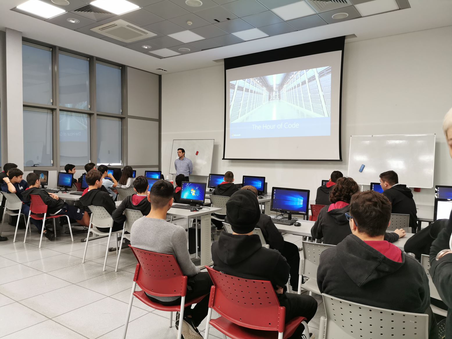 Η Microsoft Κύπρου έφερε για ακόμα μια χρονιά στα σχολεία την «Ώρα του Κώδικα»