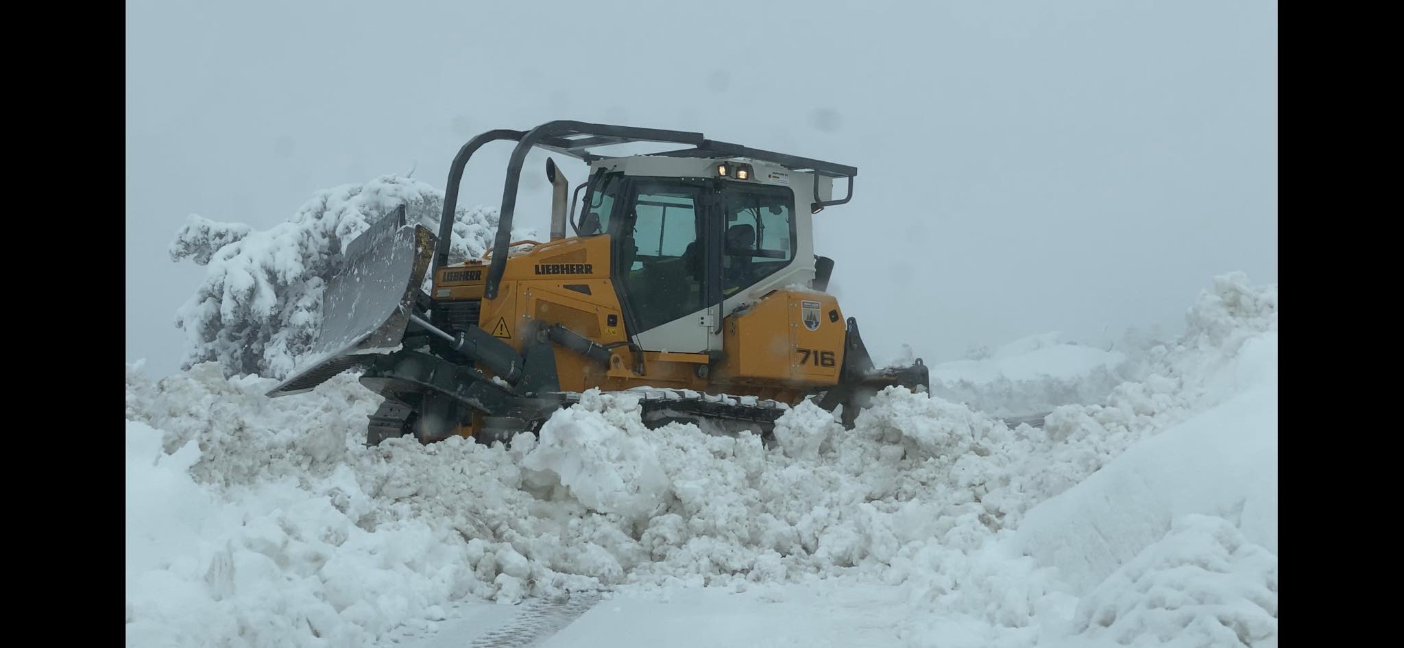 Μόνο με αλυσίδες η διακίνηση στους δρόμους προς Τρόοδος