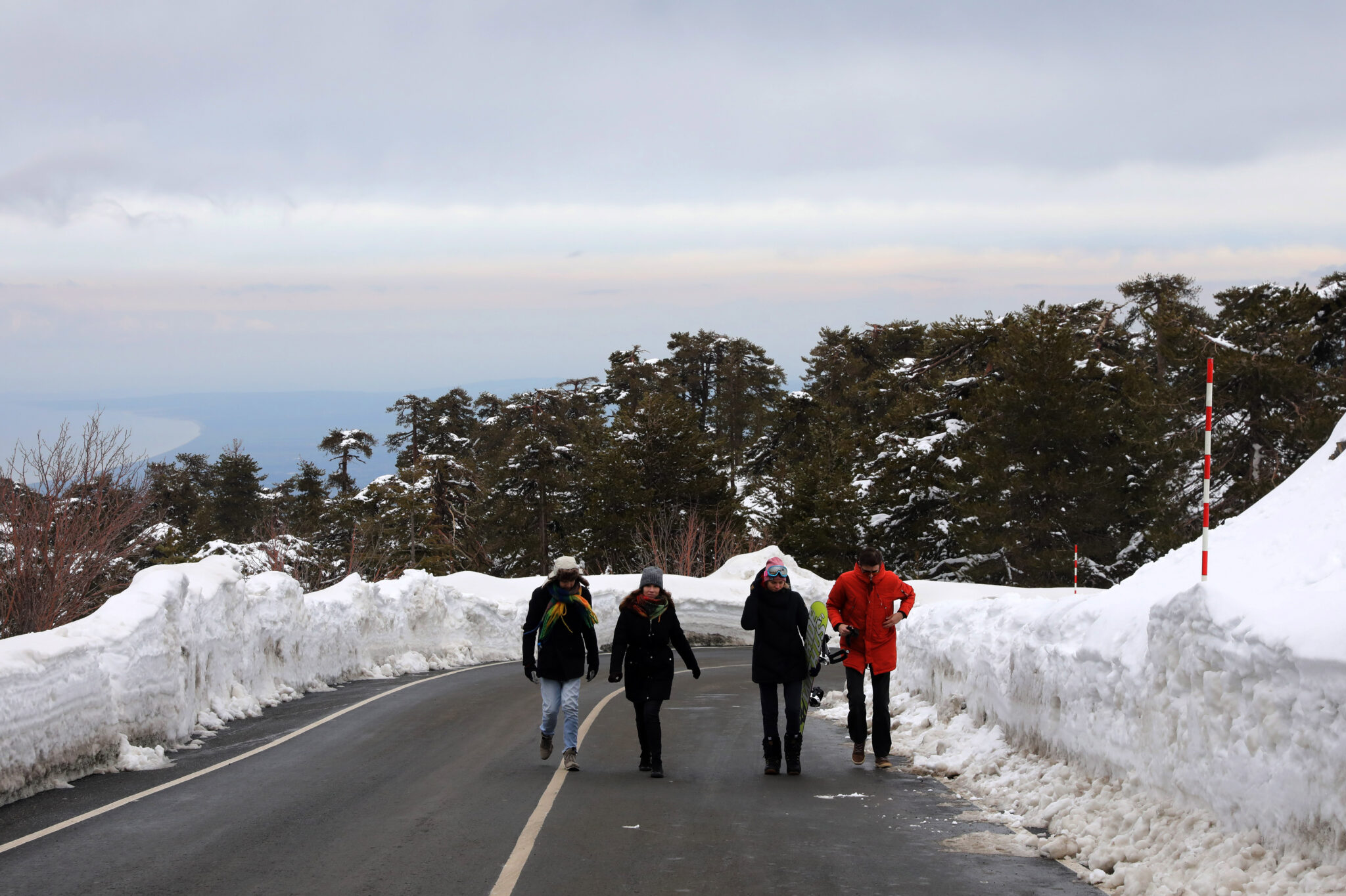 Χωριά στην "κατάψυξη": Έκλεισαν σχολεία και ακυρώθηκαν διαδρομές λεωφορείων(VID)