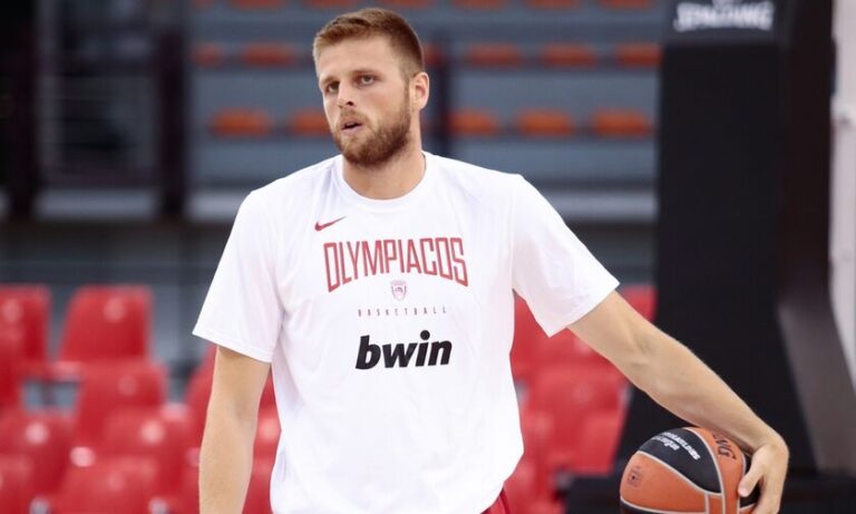 Επιστρέφει στον Ολυμπιακό ο Χαραλαμπόπουλος