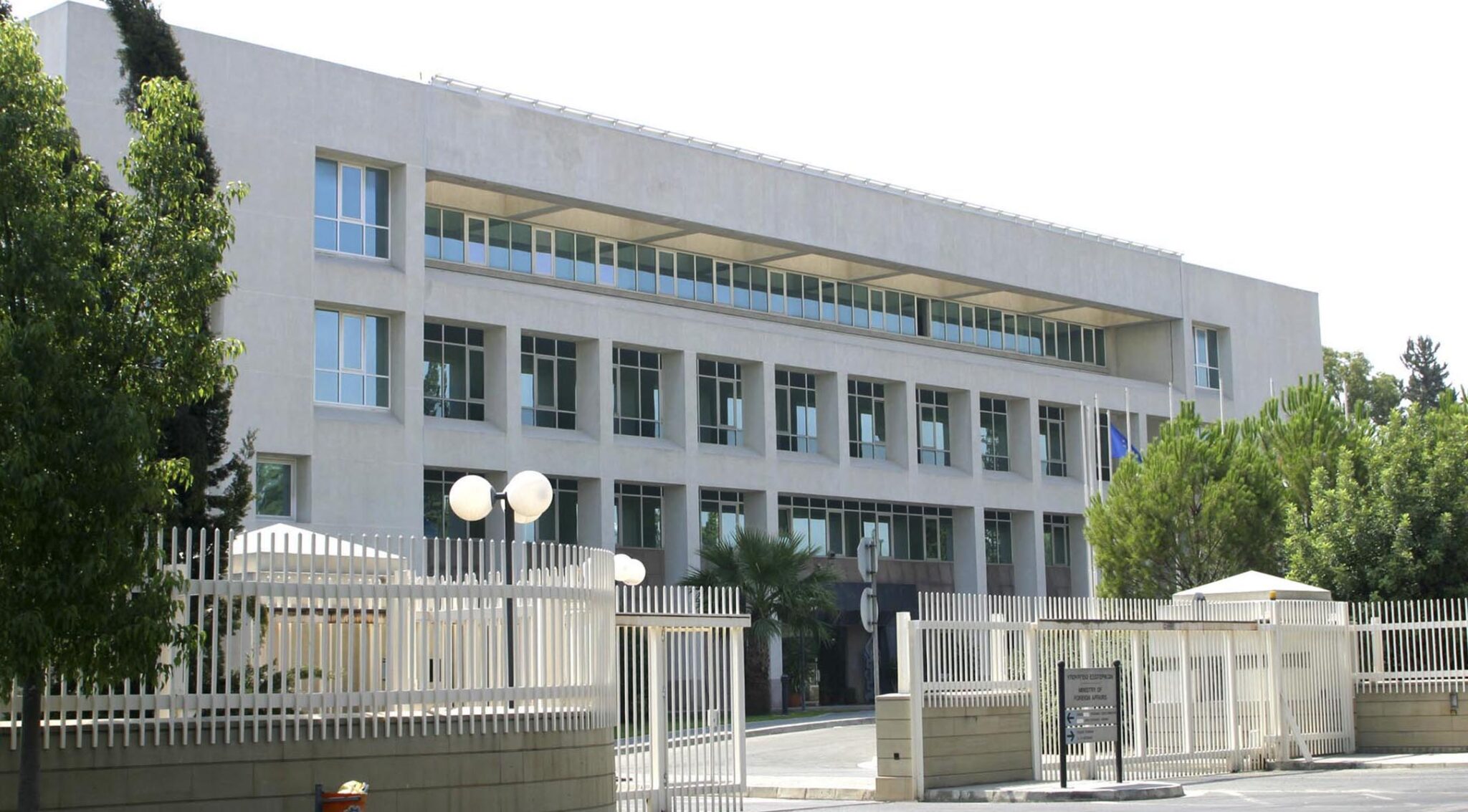 Yπ. Εξωτερικών: Όχι σε προσεγγίσεις που κανονικοποιούν το status quo