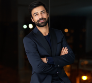 O Ανδρέας Γεωργίου μας "συστήνει" για πρώτη φορά τις ανιψιές του (ΦΩΤΟ)