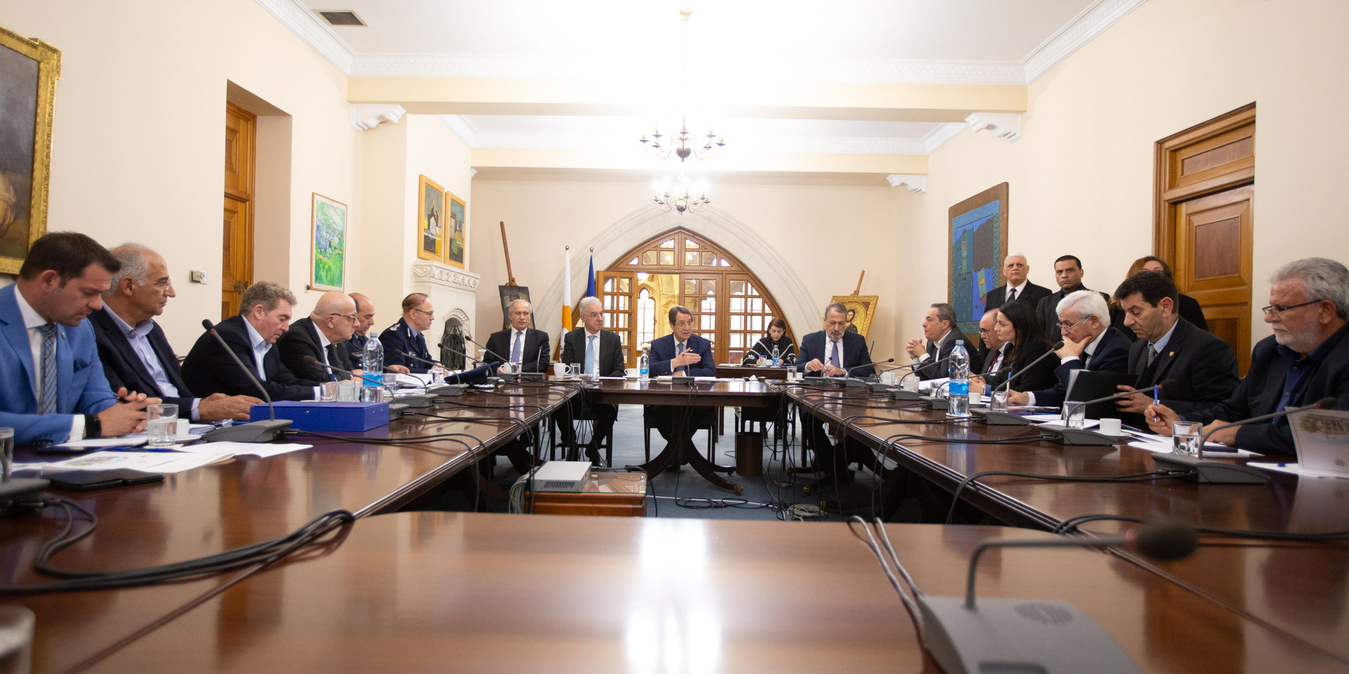 Συγκαλεί νέα σύσκεψη ο ΠτΔ για το ποδόσφαιρο, με επίκεντρο στάδια και βία