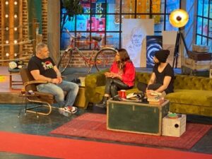 "Άνοιξε όλο το φόρεμα πίσω"-Το ατύχημα της Βασιλικής Χατζηαδάμου on air (ΒΙΝΤΕΟ)