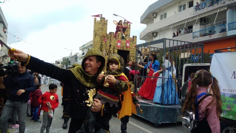 Γλέντι, χορός και μπόλικη σάτιρα στο Καρναβάλι Αγλαντζιάς 2020 (ΦΩΤΟ)