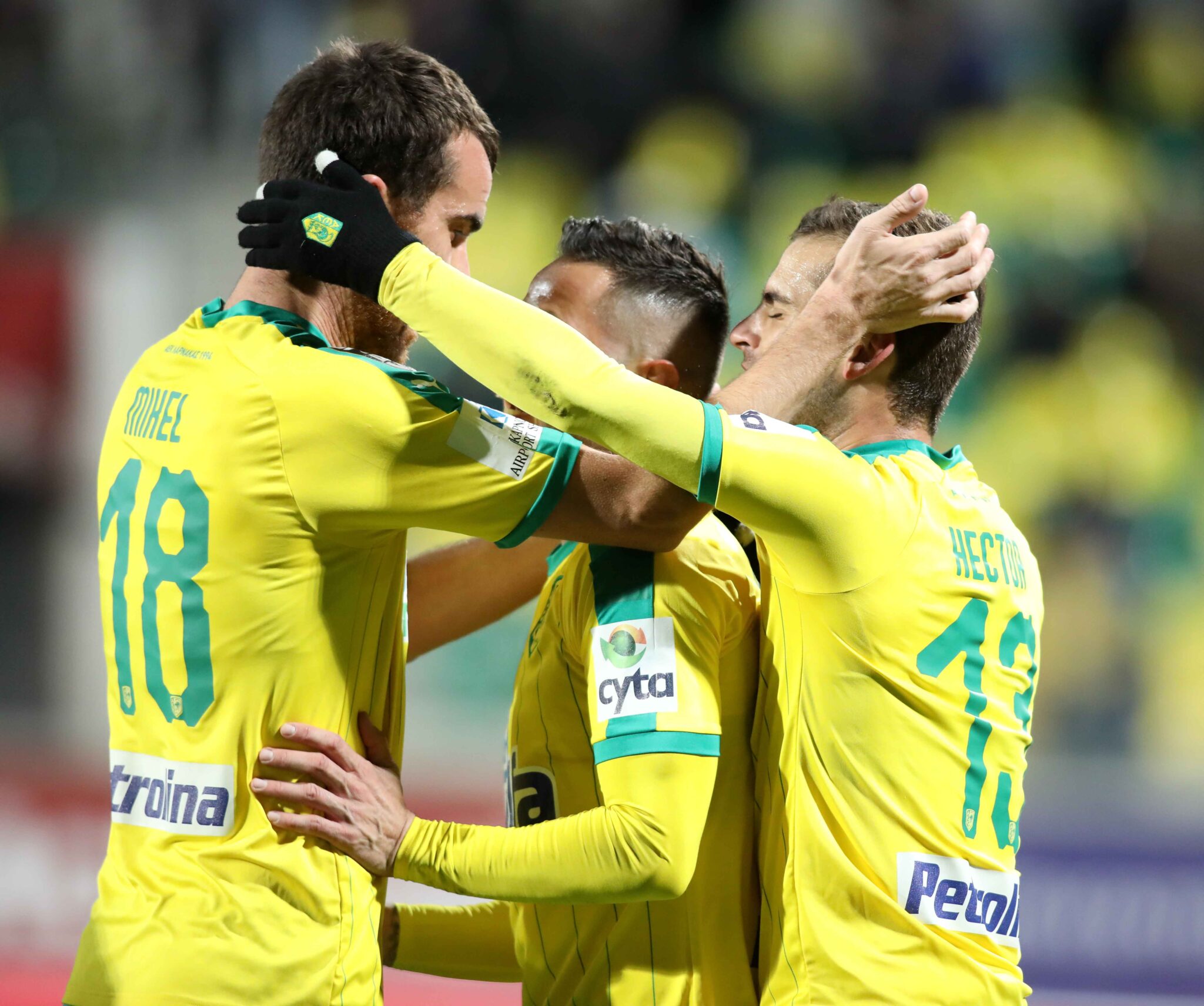 Με προβλήματα αλλά και ντεμπούτο Κανέδα στο «Παπ» η ΑΕΚ