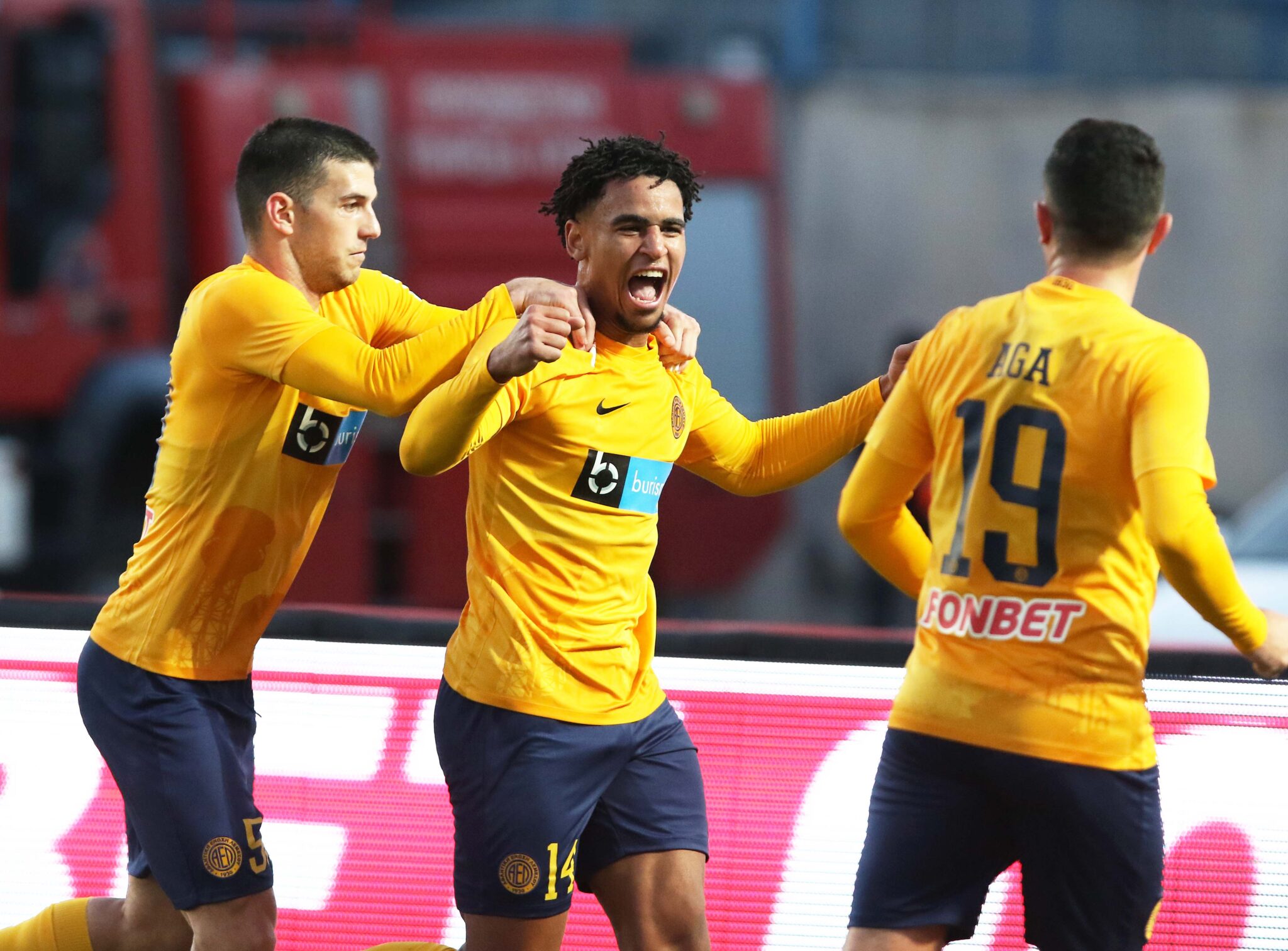 «Κλείδωσε» την εξάδα η ΑΕΛ (ΦΩΤΟ & ΒΙΝΤΕΟ)