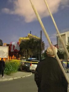 Υποχρεωτική νοσηλεία για τον άνδρα που απειλούσε να πέσει από ταράτσα στη Λεμεσό