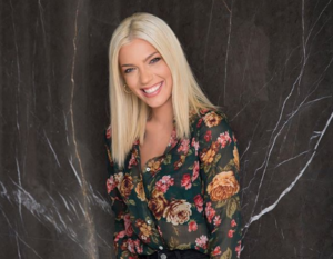 Άντρη Καραντώνη: Ως άλλη Μarilyn Monroe τραγουδάει στον…Πρόεδρο (ΒΙΝΤΕΟ)