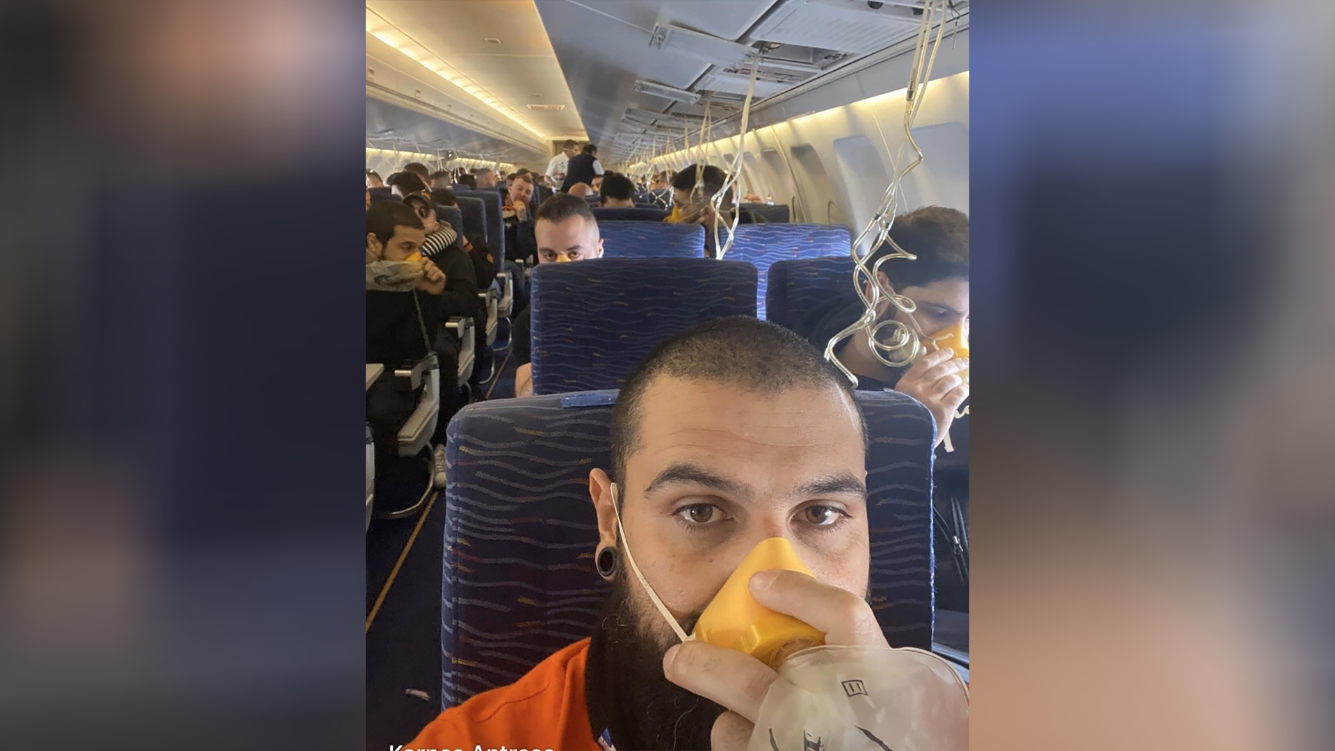 'Επεσαν οι αναπνευστικές μάσκες στο αεροσκάφος που μετέφερε οπαδούς του ΑΠΟΕΛ