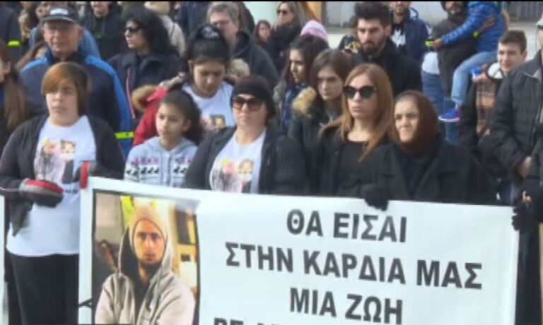 Μαθητές βγήκαν στους δρόμους ζητώντας οδική ασφάλεια (ΒΙΝΤΕΟ)