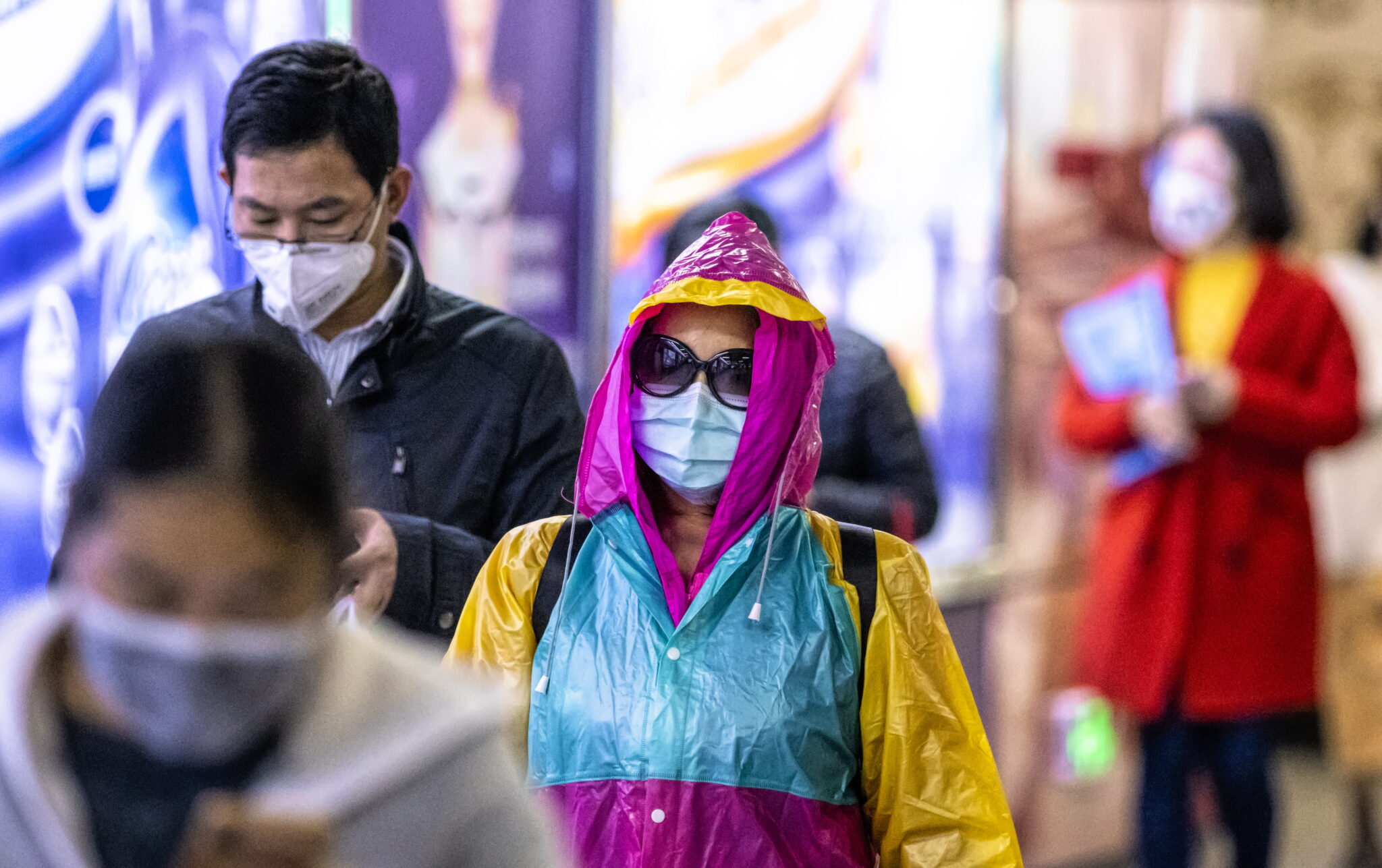 Ο κορωνοϊός συνεχίζει να "θερίζει" ανεμπόδιστα (ΒΙΝΤΕΟ)