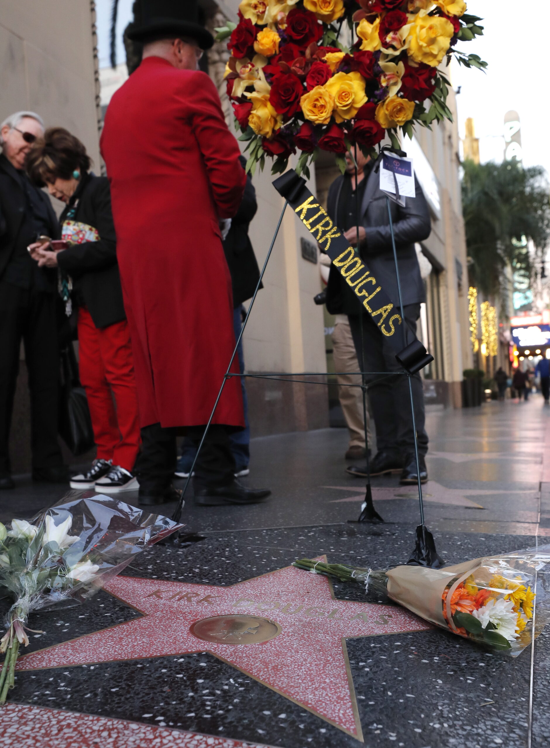 Άφησε την τελευταία του πνοή ο θρύλος του Χόλιγουντ Κέρκ Ντάγκλας