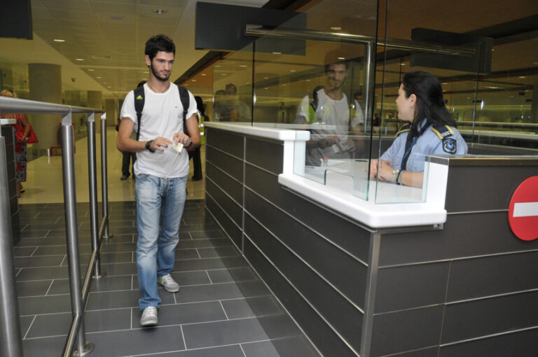 Εν αναμονή του πορίσματος της Τριμελούς Επιτροπής για τα 26 διαβατήρια (ΒΙΝΤΕΟ)