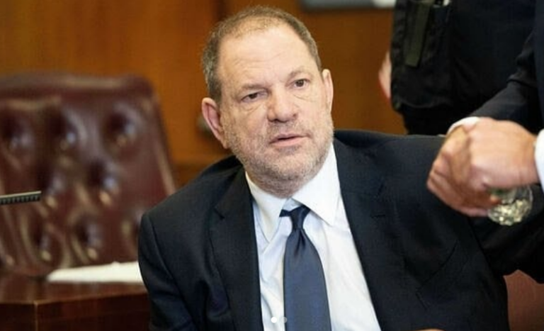 Φρικάρουν οι καταθέσεις για Γουάινστιν: "Ούρησε πάνω μου. Ήταν αηδία"